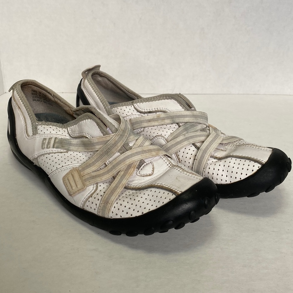 Women’s Clarks Privo Slip In Sneakers, White and Black, Size 7